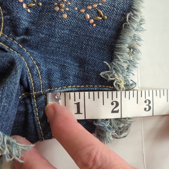 Abercrombie & Fitch Distressed Embellished Frayed Shortie Jean Shorts 0 ( W25) - Picture 16 of 16